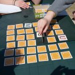 Al parco del Mauriziano con la carte di Verba Volant gioco di carte da tavola di Giovani nel Tempo